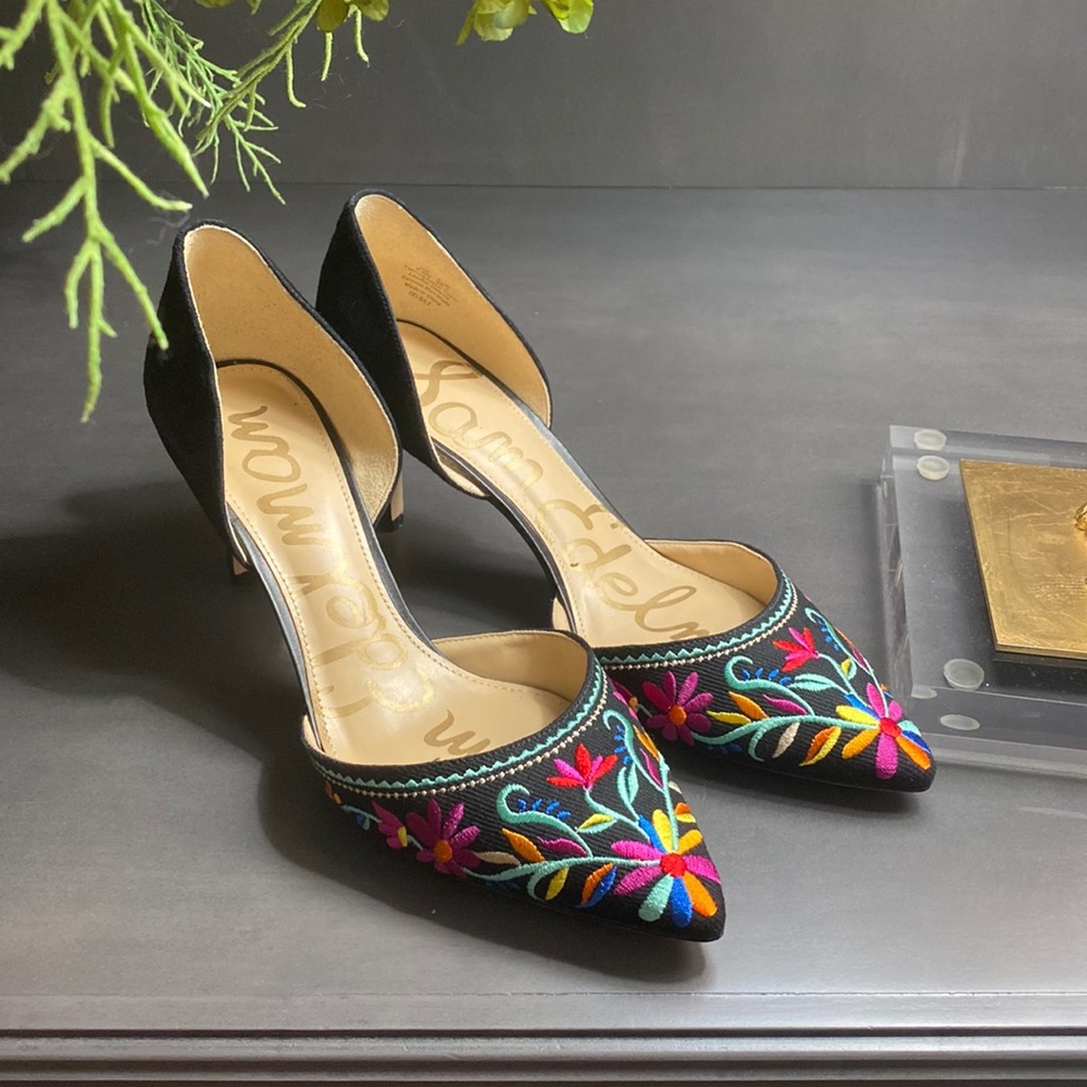 Sam Edelman Black Velvet Embroider  Leather Herls